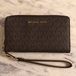Michael Kors phone wallet wristlet jet set travel